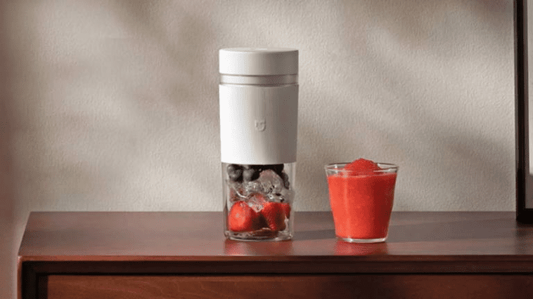 Ça coûte moins de 15€ et vous pouvez l'emporter partout : Le nouveau mixeur à jus de Xiaomi 1 Elle coûte moins de 15 euros et vous pouvez l'emporter partout : vous allez vouloir le nouveau mixeur à jus de Xiaomi