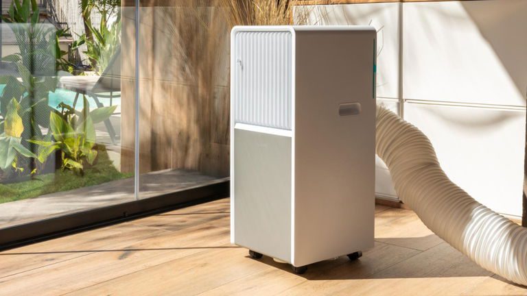 En l'absence de climatisation à la maison, voici les meilleurs ventilateurs pour vous garder au frais cet été 2 En l'absence de climatisation à la maison, voici les meilleurs climatiseurs portables pour rester au frais cet été