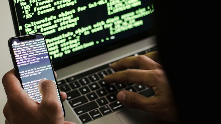 Google a une fonction secrète qui te dit si ton e-mail est sur le dark web 2 Google dispose d'une fonction secrète qui vous dit si votre adresse e-mail est sur le dark web