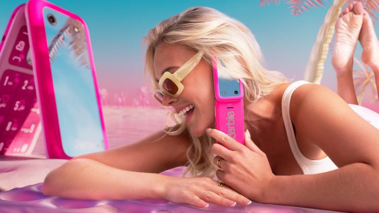HMD annonce le "Barbie Phone" avec un écran de 1,77 pouces pour 129€ 2 HMD annonce le "Barbie Phone" avec écran de 1,77 pouces pour 129 euros