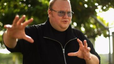 Kim Dotcom perd la bataille de son extradition mais refuse de quitter la Nouvelle-Zélande 23 Kim Dotcom loses extradition battle but refuses to leave New Zealand