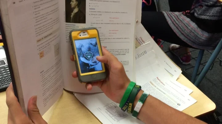 La France lance un projet interdisant les téléphones portables dans les écoles aux moins de 15 ans 2 La France lance un projet interdisant les telephones portables dans.webp
