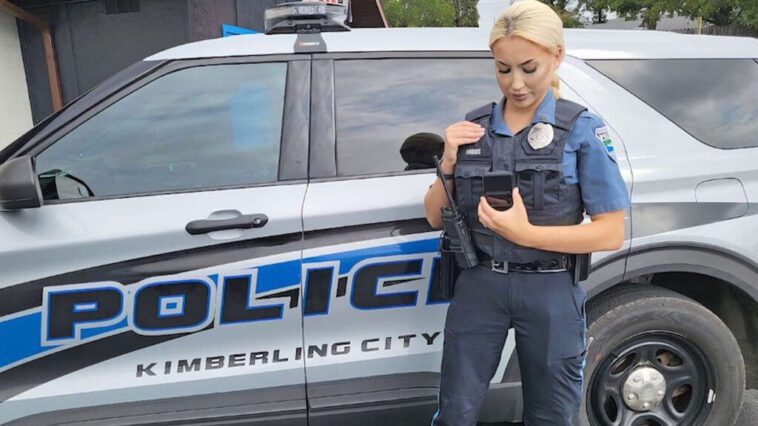 La police aux États-Unis a commencé à utiliser le Samsung Galaxy Z Flip pliable comme caméra 1 Samsung Galaxy Z Flip police caméra corporelle