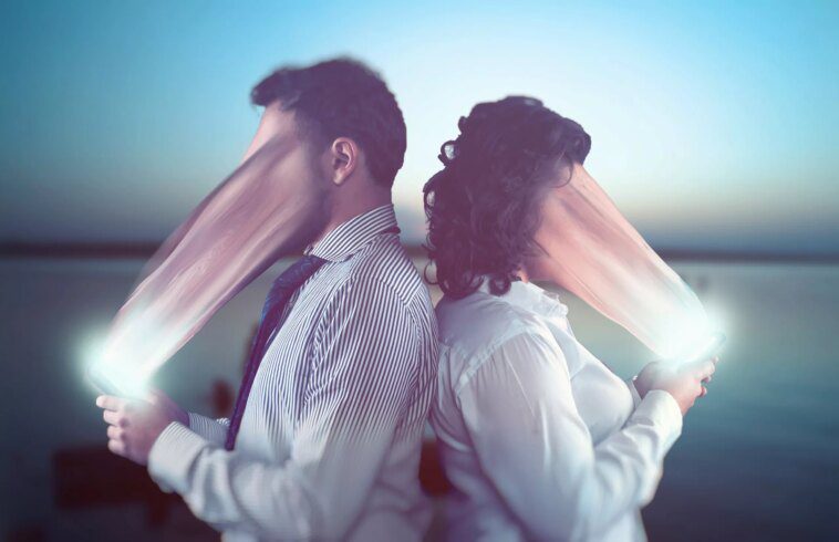 La technologie d'échange de visages en temps réel devient virale, alimentant les craintes de fraude d'identité 1 Real-time face-swapping technology goes viral, fueling fears of identity fraud