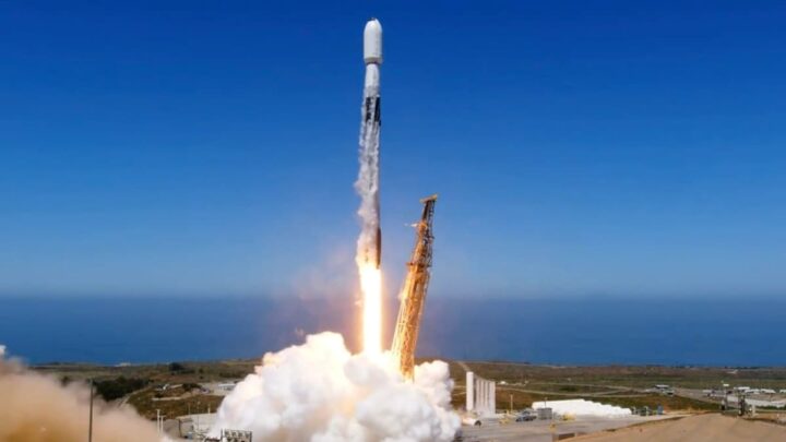 Le Royaume-Unis a lancé son premier satellite militaire pour capturer des images de la surface terrestre 2 Lancement du satellite du Royaume-Uni Tyche