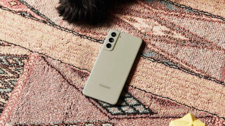 Le Samsung Galaxy S21 FE se met à jour avec l'une des meilleures fonctions d'IA des Galaxy S24 1 Le Samsung Galaxy S21 FE se met à jour avec l'une des meilleures fonctionnalités d'IA des Galaxy S24