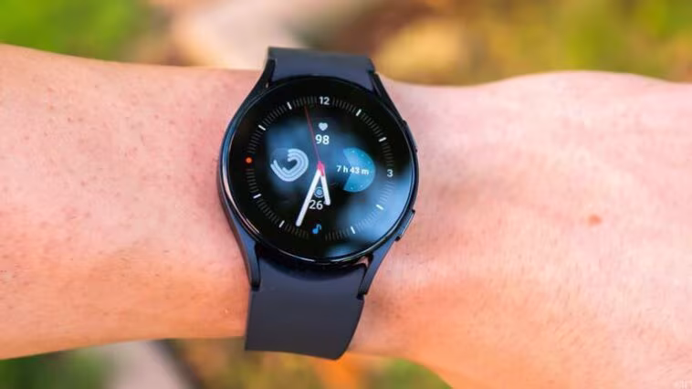 Le Samsung Galaxy Watch5 se met à jour avec l'une des nouveautés les plus remarquables des Watch7 et Watch Ultra 1 Le Samsung Galaxy Watch5 se met à jour avec l'une des nouveautés les plus remarquables des Watch7 et Watch Ultra