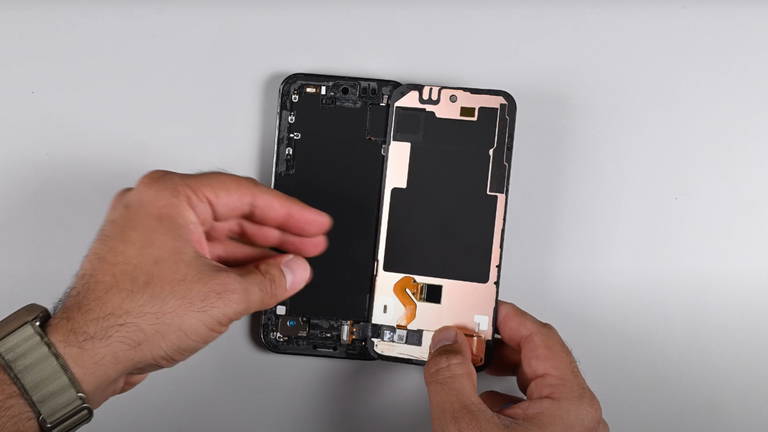 L'IA de Google évolue rapidement, mais le stockage des Pixel est insuffisant 2 Le démontage du Google Pixel 9 Pro XL montre qu'il est plus durable et réparable que ses prédécesseurs