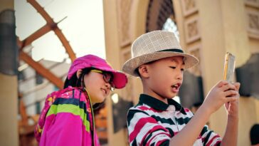 Le réseau mobile britannique EE déconseille de donner des smartphones aux enfants de moins de 11 ans 14 British mobile network EE advises against giving smartphones to children under 11