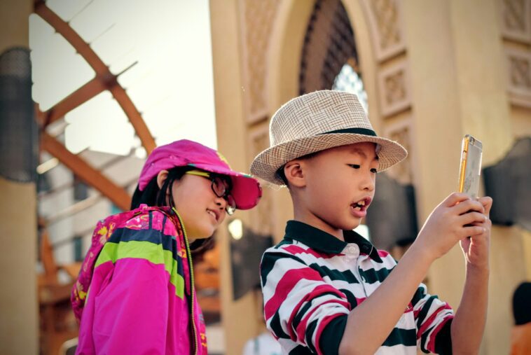 Le réseau mobile britannique EE déconseille de donner des smartphones aux enfants de moins de 11 ans 1 British mobile network EE advises against giving smartphones to children under 11