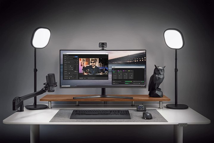 Meilleures webcams pour Teams, Zoom, streaming, faible luminosité, et plus 2 meilleures webcams pour streaming en équipe, zoom, faible luminosité et plus elgato facecam 2