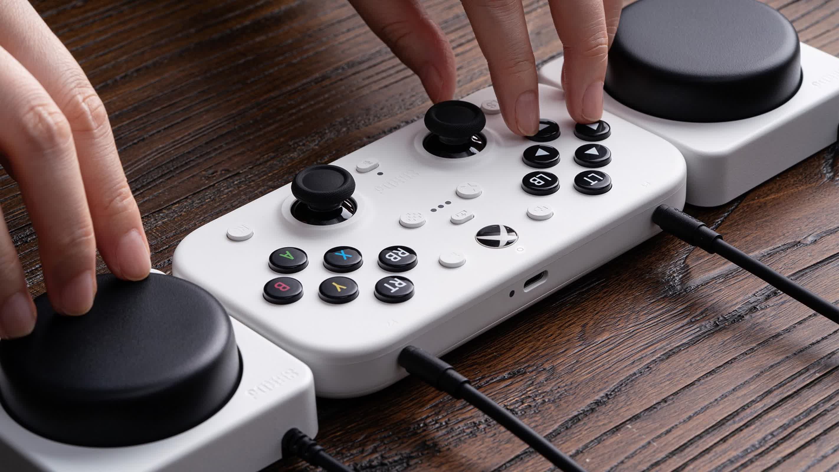 Microsoft étend l'accessibilité aux jeux avec un nouveau joystick et des contrôleurs adaptatifs 2 Microsoft etend laccessibilite aux jeux avec un nouveau joystick et