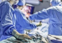 Opération pour une tumeur de 4 kilos au sternum, le thorax reconstruit en Gore-tex et plaques en titane 41 Image