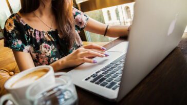 Près de 90 % des employés utilisent leur ordinateur de travail à des fins personnelles, c'est une mauvaise idée 27 Près de 90 % des employés utilisent leur ordinateur de travail à des fins personnelles et c'est une mauvaise idée