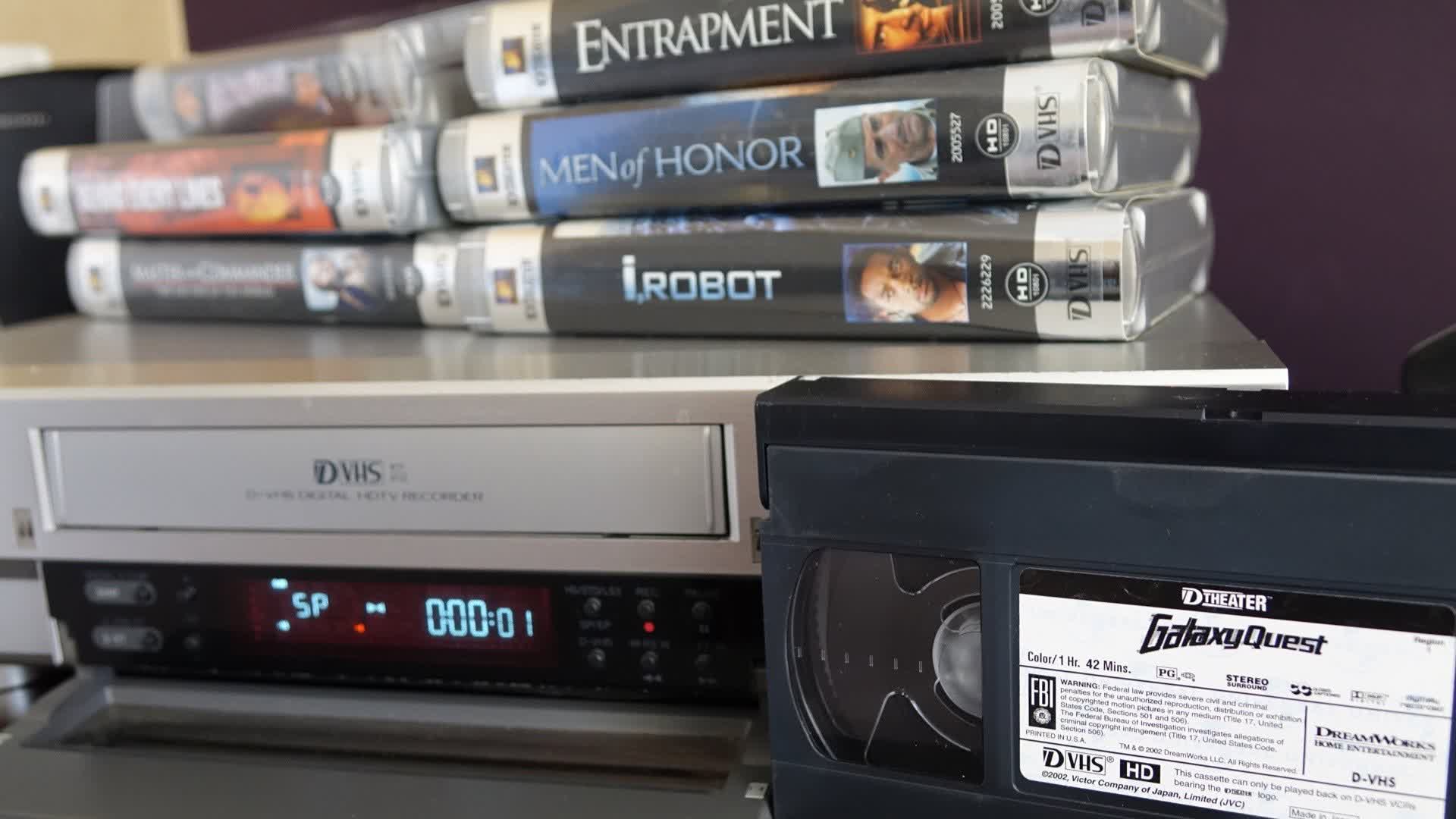 Quel a été le premier format vidéo domestique HD disponible pour les consommateurs ? 2 Quel a ete le premier format video domestique HD disponible