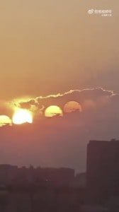 Mystère des sept soleils qui se couchent en Chine résolu : l'explication du phénomène 1 Risolto il “mistero” dei sette soli che tramontano in Cina: la spiegazione del fenomeno