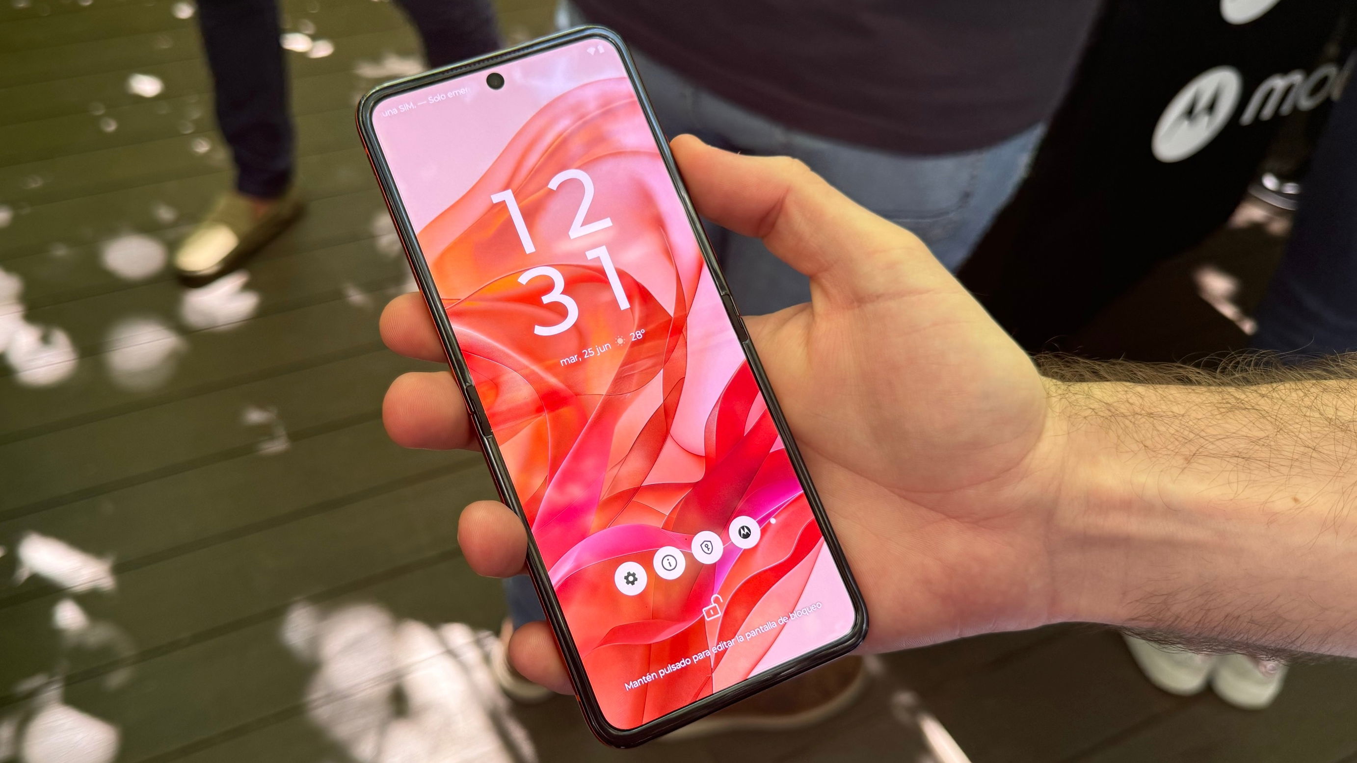 Samsung Galaxy Z Flip6 vs motorola razr 50 ultra : comparatif et lequel est le meilleur téléphone pliable 6 Nouveaux motorola razr 50 et 50 ultra IA et le plus grand écran externe dans un pliable de type clapet
