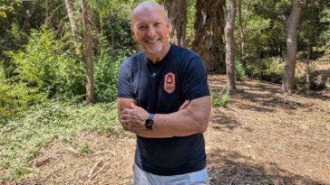 Un Californien attribue sa survie au moniteur de fréquence cardiaque de l'Apple Watch 24 California man credits Apple Watch