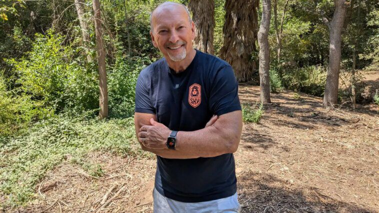 Un Californien attribue sa survie au moniteur de fréquence cardiaque de l'Apple Watch 1 California man credits Apple Watch