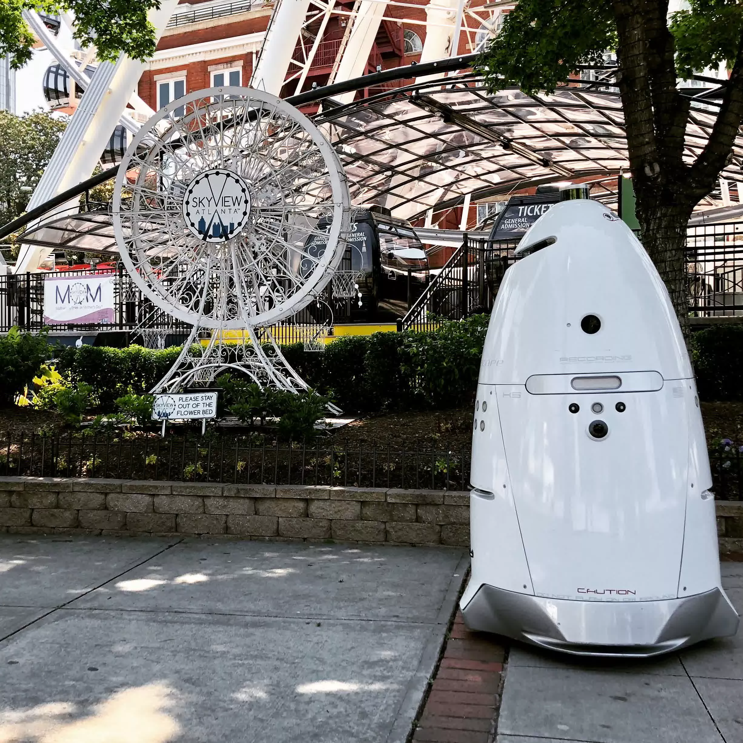 Un robot patrouilleur imposant déployé à Atlanta 2 Un robot patrouilleur imposant deploye a Atlanta apres un bref