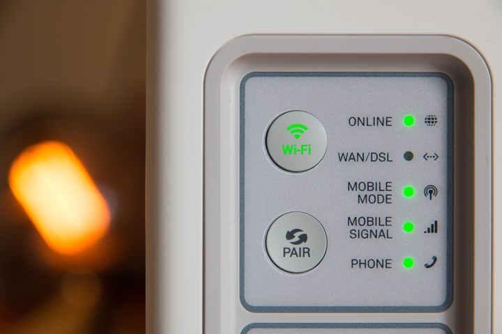 Comment j'ai prouvé à mon FAI que ma connexion internet était mauvaise 7 Un modem avec toutes les lumières allumées en vert.