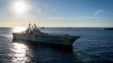 La Marine découvre une antenne parabolique Starlink cachée sur un navire de guerre américain après avoir repéré un réseau Wi-Fi nommé "Ça pue" 12 Navy discovers hidden Starlink dish on US warship after spotting Wi-Fi network named STINKY