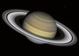 La planète aux anneaux Saturne. Crédits : NASA