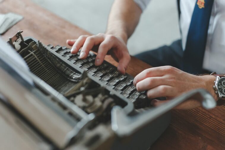 Malgré leur réputation de férus de technologie, la génération Z est à la traîne en matière de compétences de frappe au clavier 1 Despite tech-savvy reputation, Gen Z falls behind in keyboard typing skills