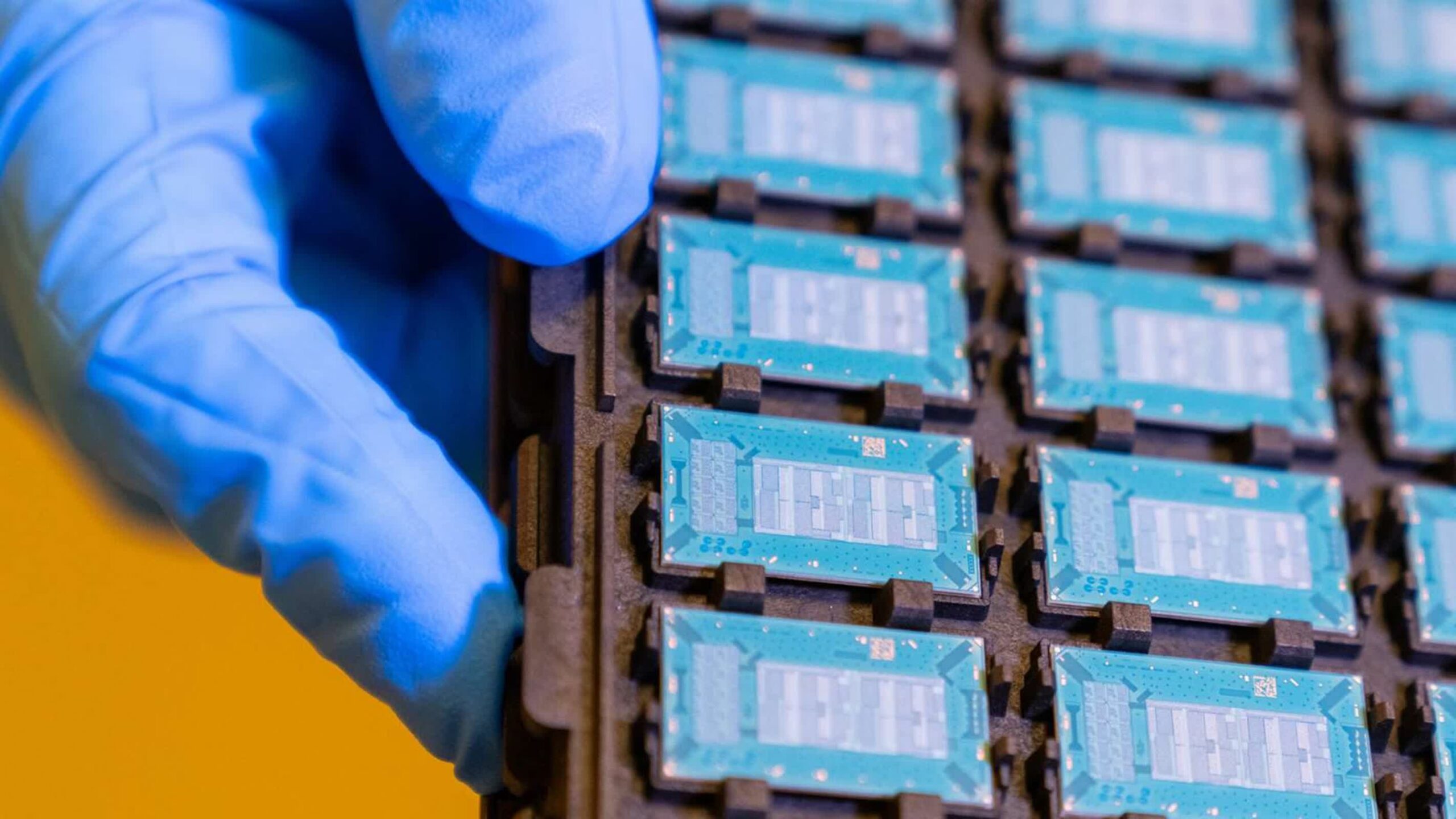 Industry coalition aims to make glass substrates the standard in chipmaking