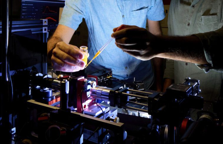 Des physiciens créent un gaz unidimensionnel à partir de la lumière, obtenant ainsi un état quantique étrange 1 Physicists create one-dimensional gas out of light, achieving bizarre quantum state