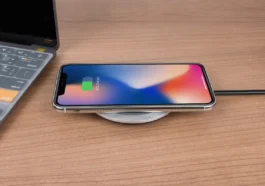 How to make iPhone announce when plugged in