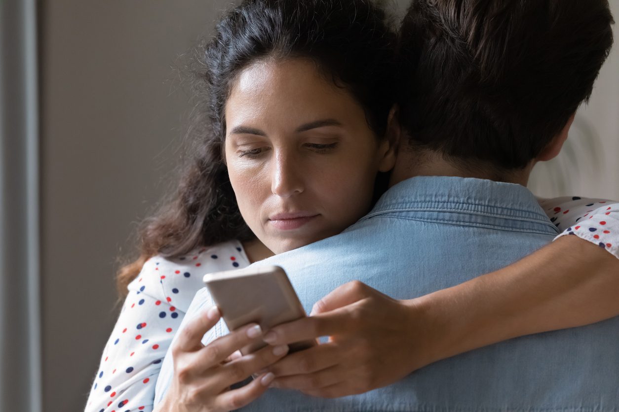 La trahison brise le cœur et nuit à la santé : à quelles maladies exposent les infidèles 3 Image