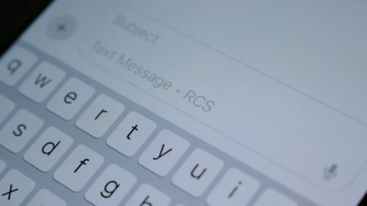 Vérifiez si votre opérateur prend déjà en charge RCS sur iPhone 4 1726585073 339 Verifiez si votre operateur prend deja en charge RCS sur.webp