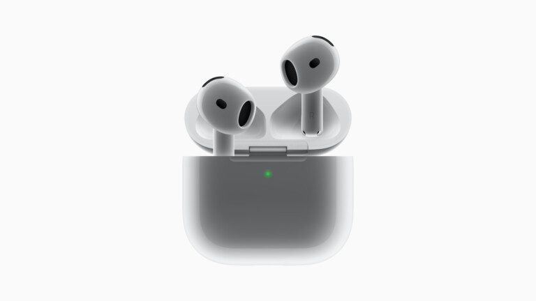 Apple AirPods 4 contre AirPods 3 : Comparatif, ANC et plus 3 Apple AirPods 4 avec étui 240909