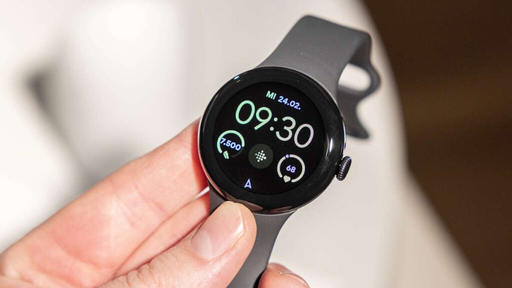 Google interrompt la mise à jour de Wear OS 5 pour causer des problèmes sur les Pixel Watch 3 Wear OS 5 Pixel Watch Google smartwatch