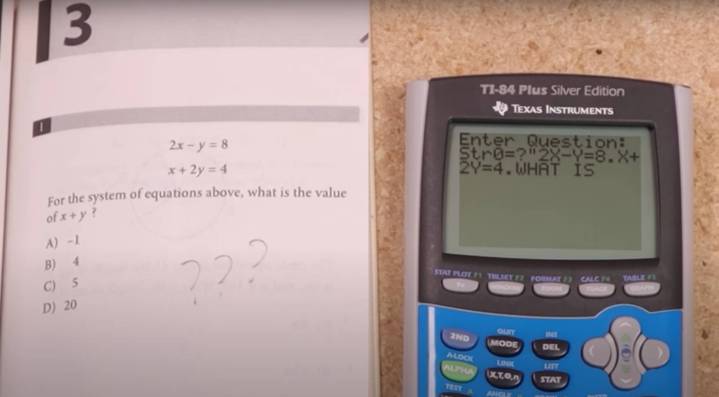 Nous avons eu une autre énorme semaine en IA. Voici les plus grandes ! 7 Une calculatrice TI-84 affichée à côté d'un manuel de calcul