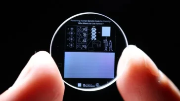 ADN d'un cristal 5D : premier pas pour ramener l'humanité après l'extinction 17 ADN num cristal 5D: primeiro passo para trazer a humanidade de volta após a extinção?