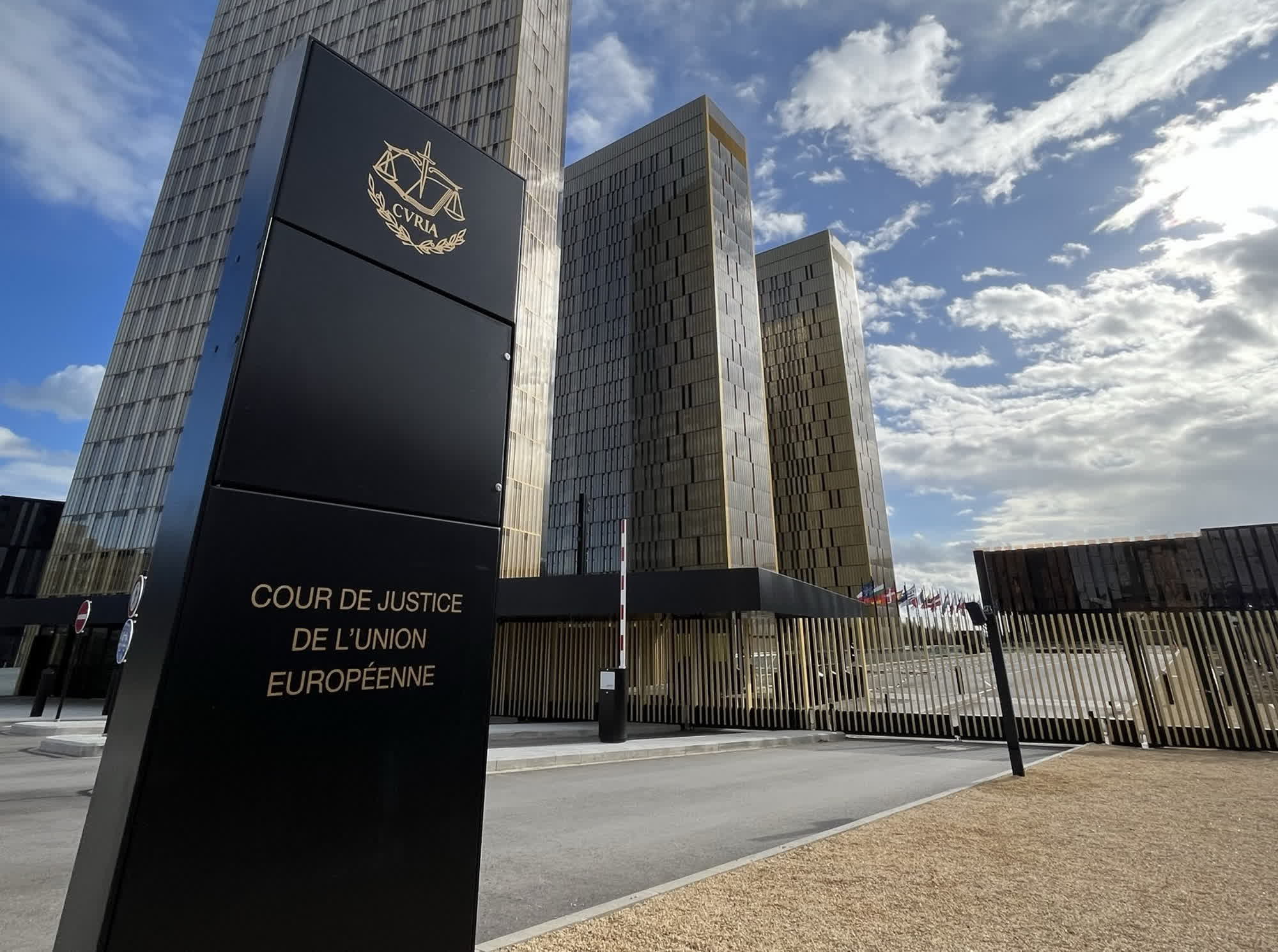 Apple doit rembourser à l'Irlande 14 milliards de dollars d'impôts impayés, selon la Cour suprême européenne 2 Apple doit rembourser a lIrlande 14 milliards de dollars dimpots