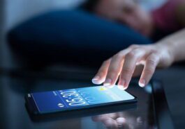 Comment faire sonner l'alarme avec un mobile éteint