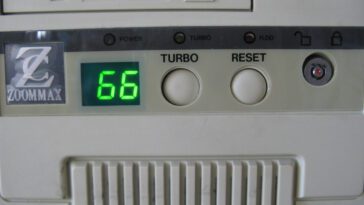 Dans les vieux PC, quelle était la fonction du bouton « Turbo » 28 In old PCs, what was the function of the "Turbo" button?