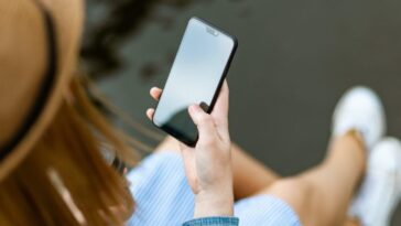 Il n'y a pas de lien entre l'utilisation des téléphones portables et le cancer du cerveau, conclut l'OMS 9 Não há ligação entre o uso de telemóveis e o cancro no cérebro, conclui OMS