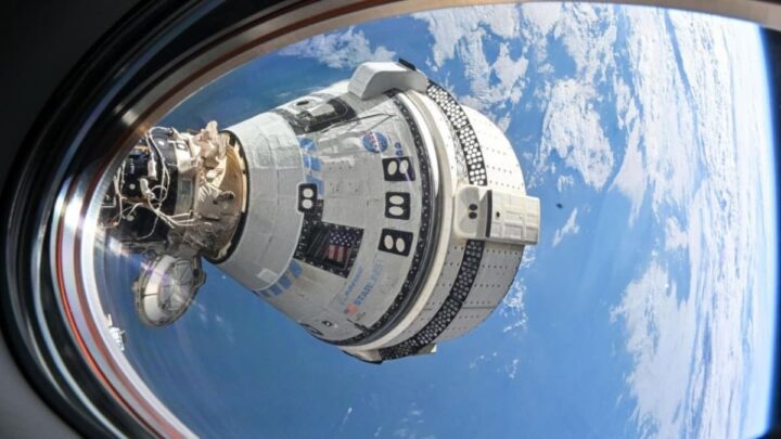 Il y a un "bruit étrange" venant de l'un des haut-parleurs de la Starliner de Boeing. Écoutez! 1 Starliner de Boeing