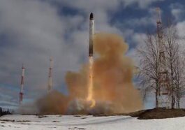 La Russie pensait avoir l'arme décisive. Maintenant, sa base d'essai s'est transformée en un cratère géant