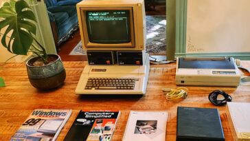 La plus petite réplique d'Apple IIe au monde est imprimée en 3D et utilise un microcontrôleur à 2 $ 9 World