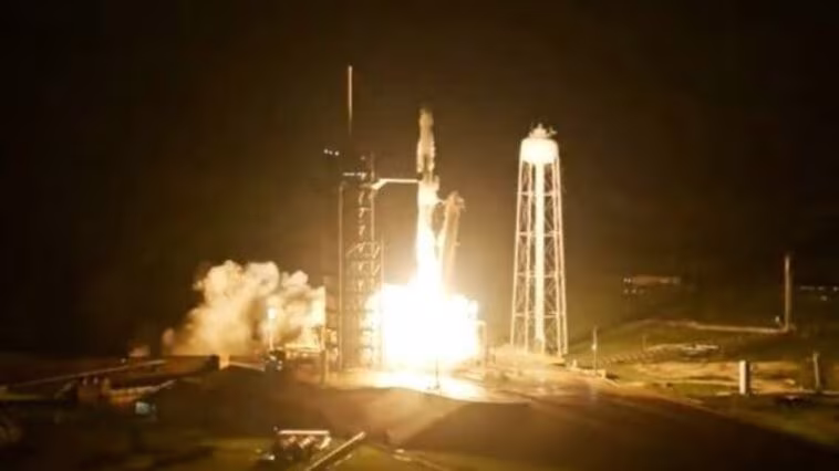 Lancement de Polaris Dawn SpaceX, mission avec la première sortie spatiale de civils : les images 1 Le lancement de la mission Polaris Dawn de Space X, la mission avec laquelle Elon Musk vise à réaliser la première sortie dans l'espace de civils / Crédit : SpaceX