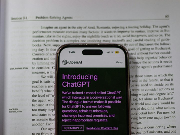 Le modèle avancé Project Strawberry o1 d'OpenAI est arrivé ! 2 chatGPT sur un téléphone avec une encyclopédie