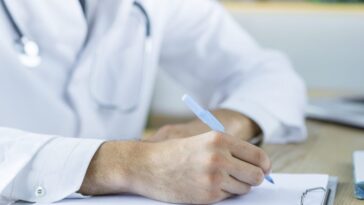Les médecins généralistes utilisent déjà l'intelligence artificielle pour les prescriptions et les diagnostics : les données 16 Image
