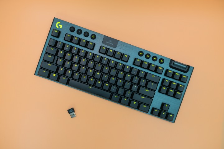 Les meilleurs claviers mécaniques que vous pouvez acheter 3 logitech g915 lightspeed tkl review featured