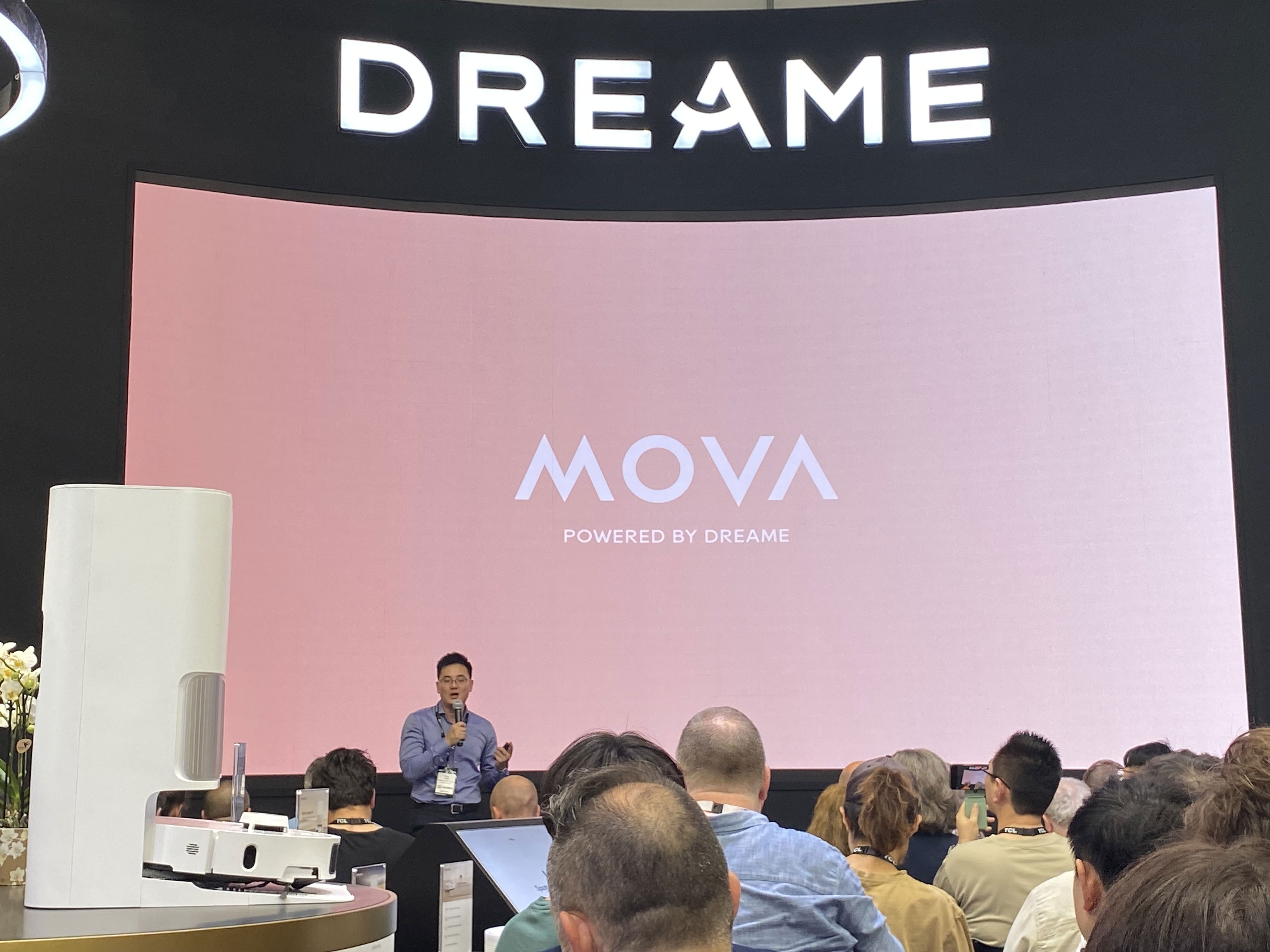 MOVA, la nouvelle sous-marque de Dreame, débarque sur le marché européen en lançant 2 aspirateurs intelligents 3 MOVA, la nouvelle marque indépendante de Dreame, présente ses nouveautés à la foire IFA de Berlin