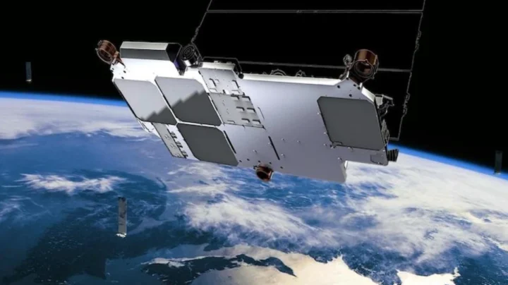 Les satellites Starlink de SpaceX émettent plus d'ondes radio que jamais. Oui c'est sérieux 2 Satellites Starlink de SpaceX liberte mais ondes radio que jamais.webp